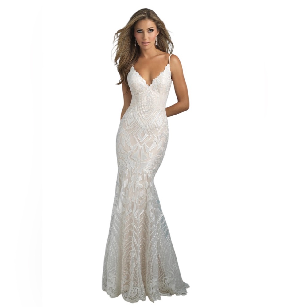 NWT Allure‎ Size 6 Ivory/Nude Geometric Wedding Dress